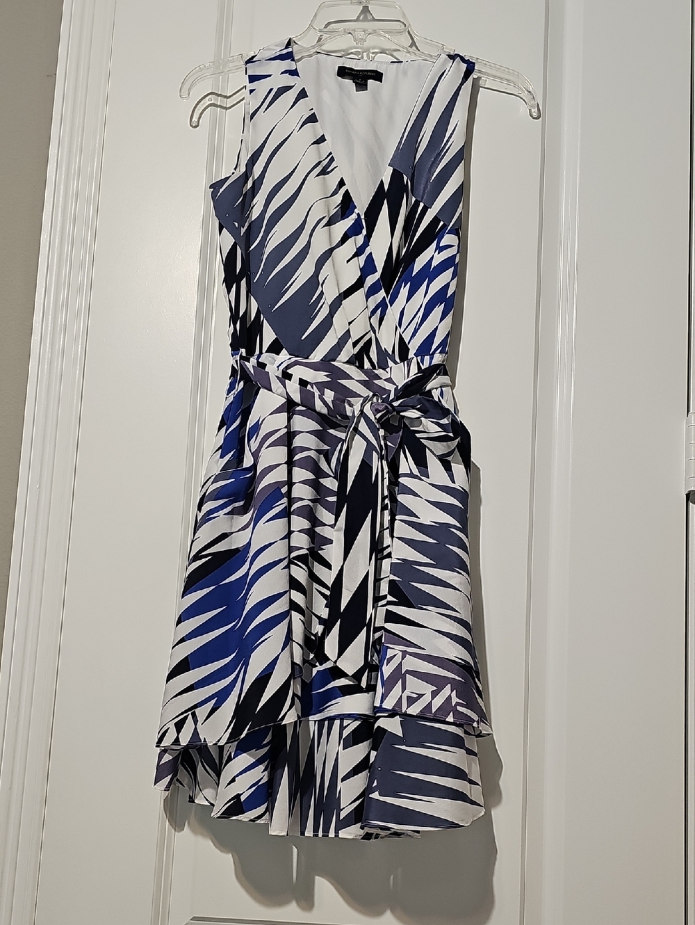 Banana Republic Sleeveless Blue & White Print Dress